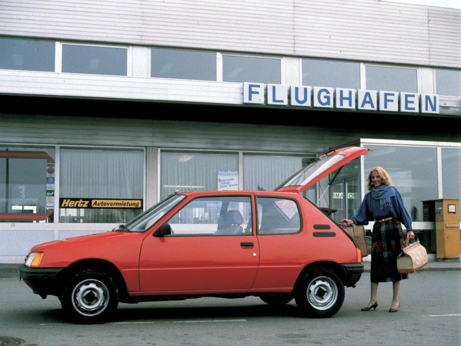  Peugeot 205 3-Door 1984 года  (фото 6 из 9)